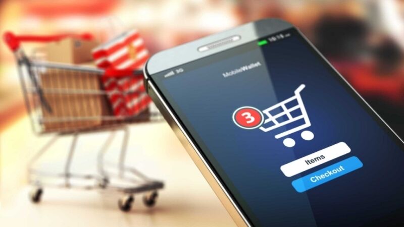 Compras on-line pelo smartphone devem crescer 35% em 2019 no Brasil