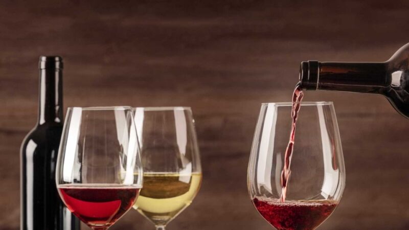 Como consumir vinhos e espumantes no verão