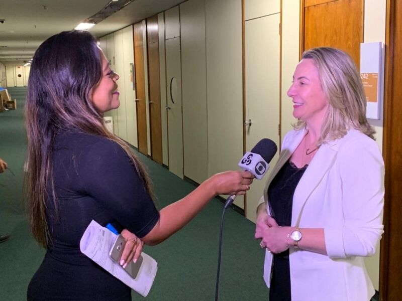 Jaqueline Cassol recebe novo gabinete e afirma estar pronta para assumir o mandato de deputada federal
