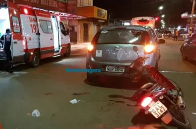 Motociclista bêbada bate na traseira de carro, sai ferida gravemente e dificulta atendimento médico