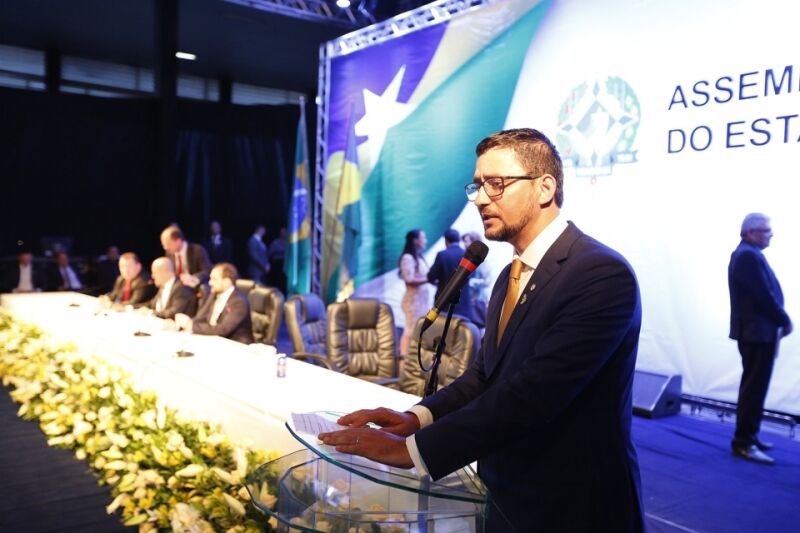 Deputado Anderson inicia mandato com homenagem a servidores e críticas aos sistemas penitenciário e socioeducativo