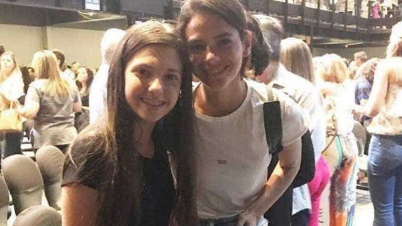 Bruna Marquezine volta a participar de culto evangélico no Rio