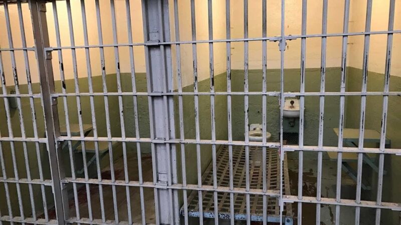 STF mantém afastada juíza que deixou adolescente em cela com homens