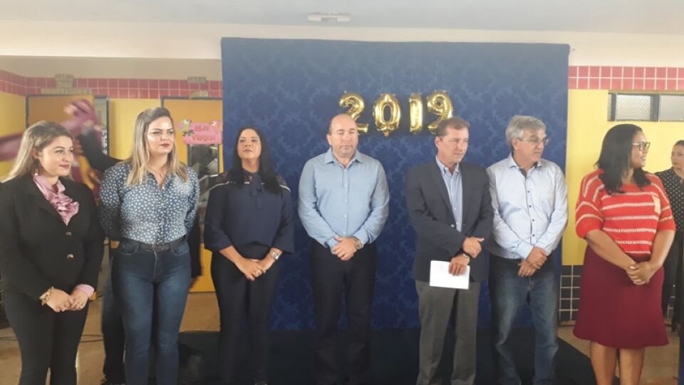 Hildon anuncia alta do Ideb na abertura do ano escolar.