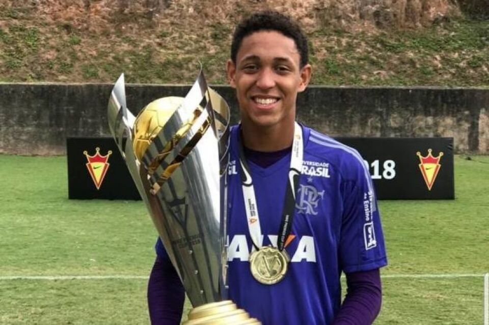 Jovem goleiro é a 1ª vítima identificada em incêndio no CT do Flamengo