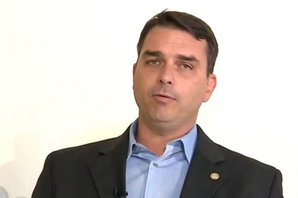 Núcleo de combate à corrupção do MP investiga Flávio Bolsonaro, diz TV