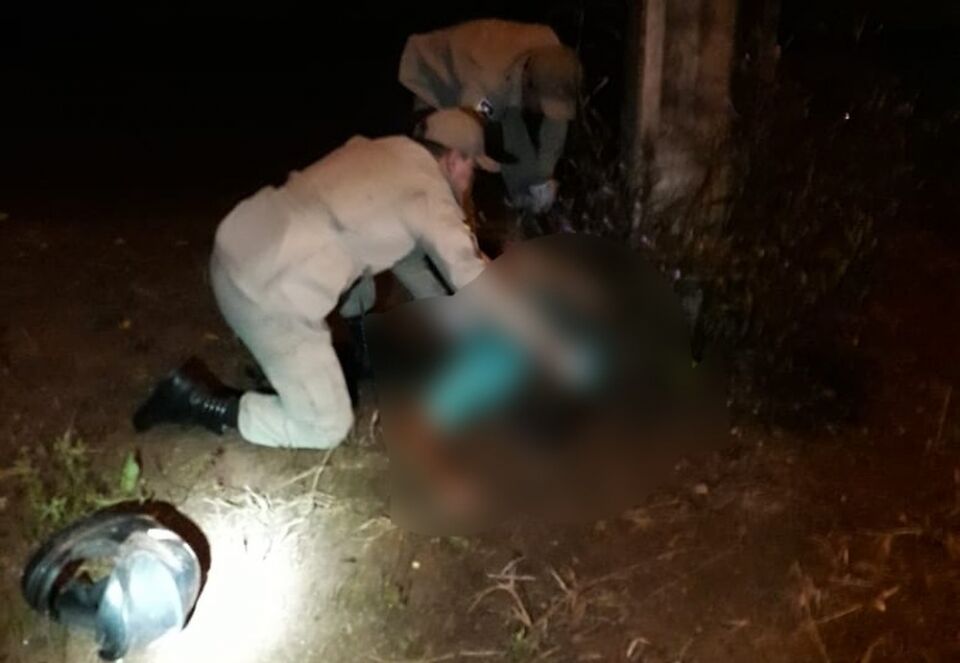 Homem morre após ser baleado no meio da rua em Rolim de Moura, RO