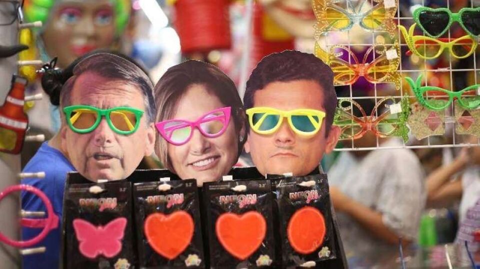 Bolsonaro e sua equipe viram tema de marchinhas de Carnaval