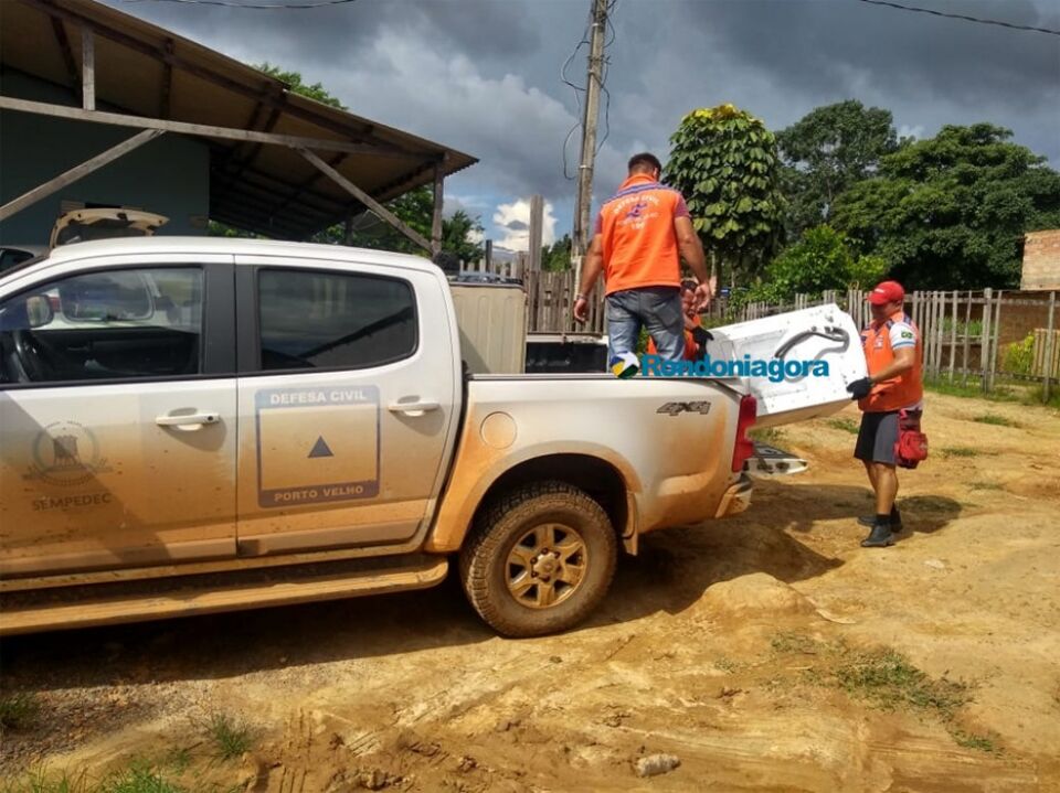 Onze famílias já foram retiradas de casa por causa da cheia do Madeira