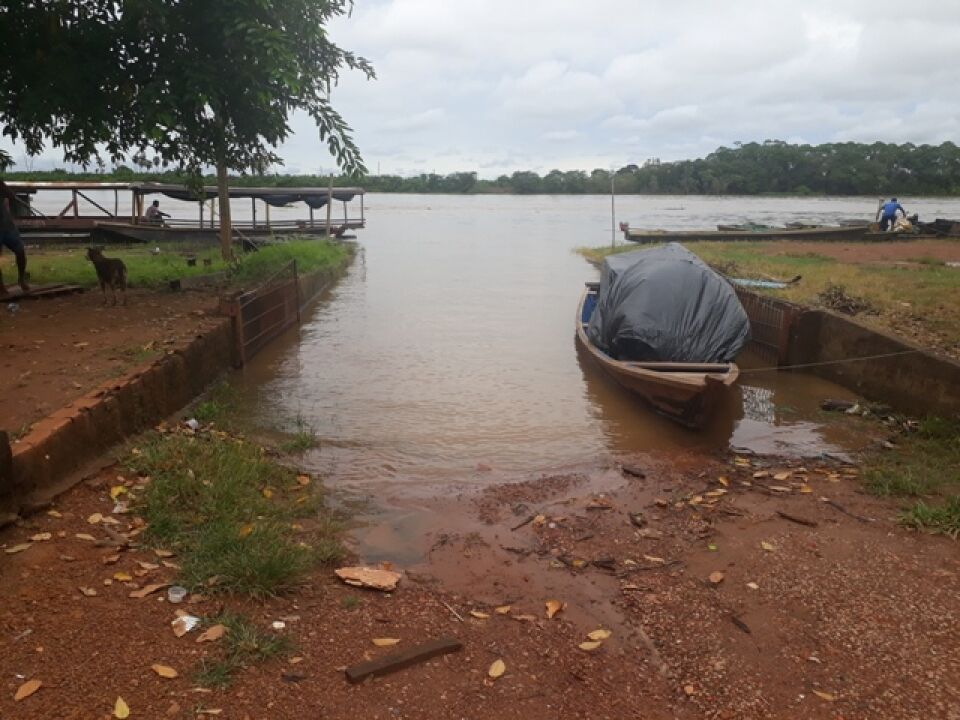 RIO MAMORÉ ESTÁ A MENOS DE 50 CM DE ULTRAPASSAR A COTA DE INUNDAÇÃO EM GUAJARÁ-MIRIM.