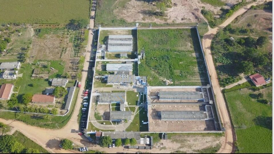 Jovem é preso enquanto caminhava com duas armas de fogo em Ji-Paraná, RO