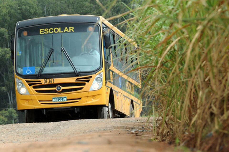 Semed vai realizar novo contrato emergencial para o transporte escolar terrestre