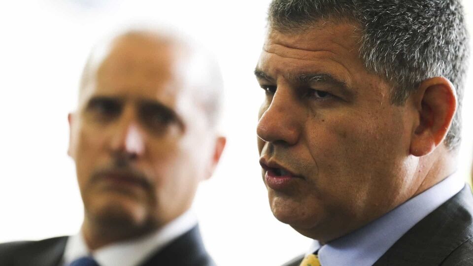 Bolsonaro diz a Bebianno que ele está fora do governo