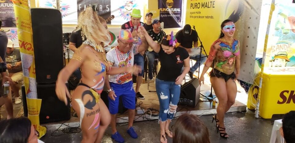 Feijoada reúne imprensa na sede da Banda do Vai Quem Quer