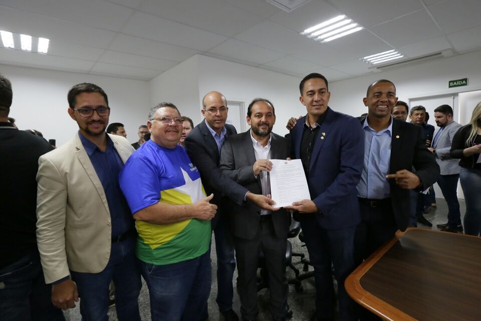 Presidente da Assembleia Legislativa assina homologação do concurso público