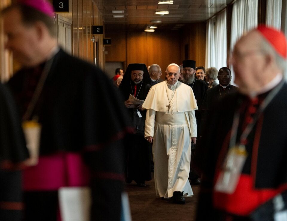 Papa Francisco diz que 'todo feminismo se torna um machismo de saias'
