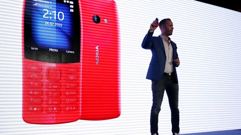 Nokia apresenta 'tijolão' repaginado com jogo da cobrinha