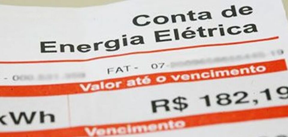 Rondoniense vai mesmo pagar pela privatização da Ceron; aumento na conta de luz será mantido, admitem deputados