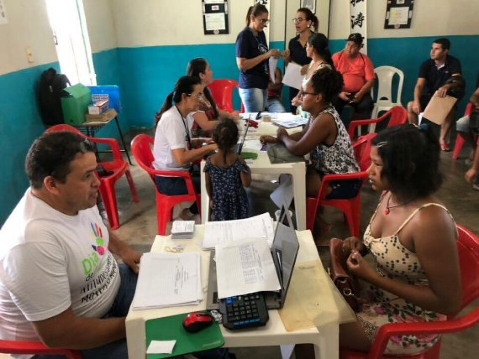 Mais de 150 pessoas agendam atendimento na unidade do Tudo Aqui Móvel no bairro Jardim Santana, em Porto Velho, para fazer o RG sem enfrentar fila
