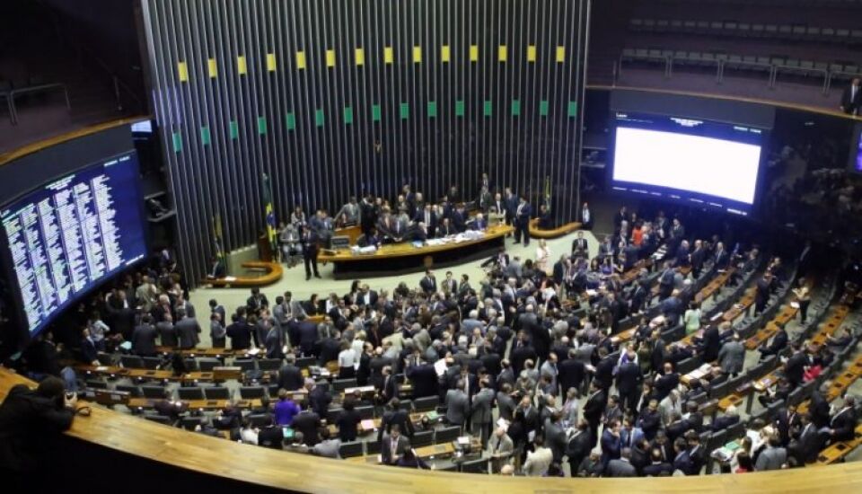 Apenas 29 dos 513 deputados abrem mão do recurso público do auxílio-mudança