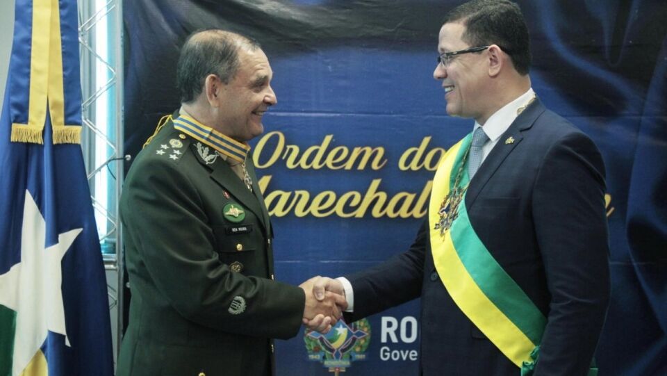 Governador entrega medalha de Ordem de Mérito Marechal Rondon ao general de Exército Artur Costa Moura em reconhecimento a contribuição dada a Rondônia