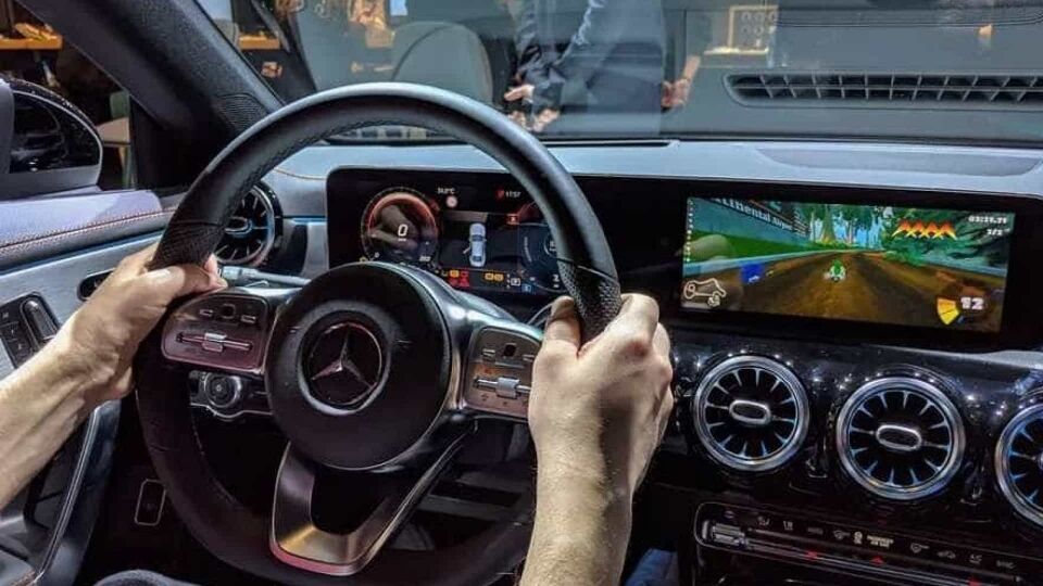 Jogar 'Mario Kart' ao volante de um Mercedes? Um dia será possível