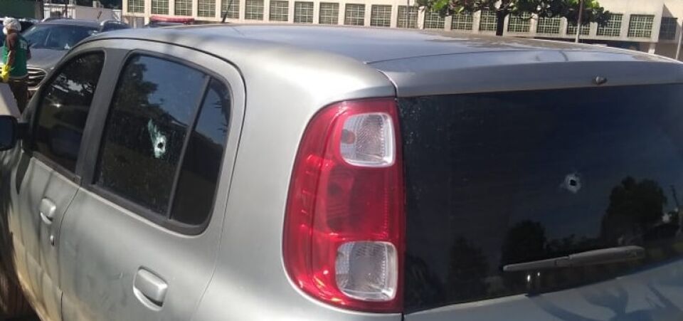 Médico é atacado com ácido e tem o rosto queimado