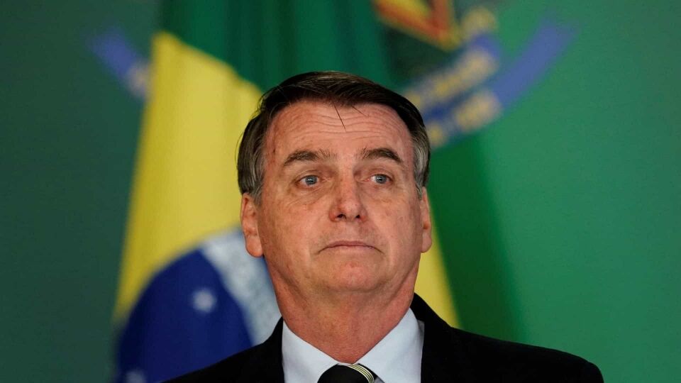 Hashtag #BolsonaroÉFakeNews está entre mais compartilhadas no Twitter