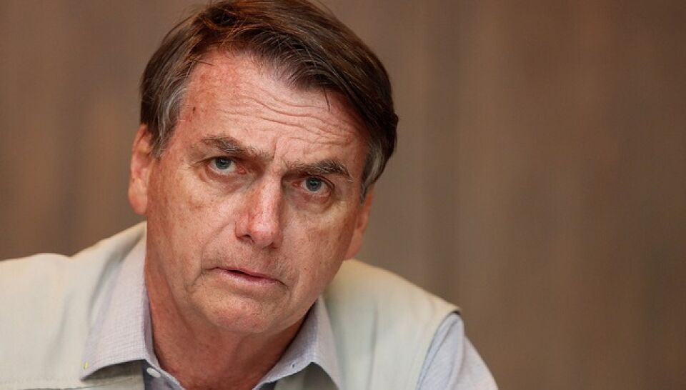 Sem compromisso com a verdade, Bolsonaro usa poder para intimidar veículos e jornalistas, dizem Abraji e OAB