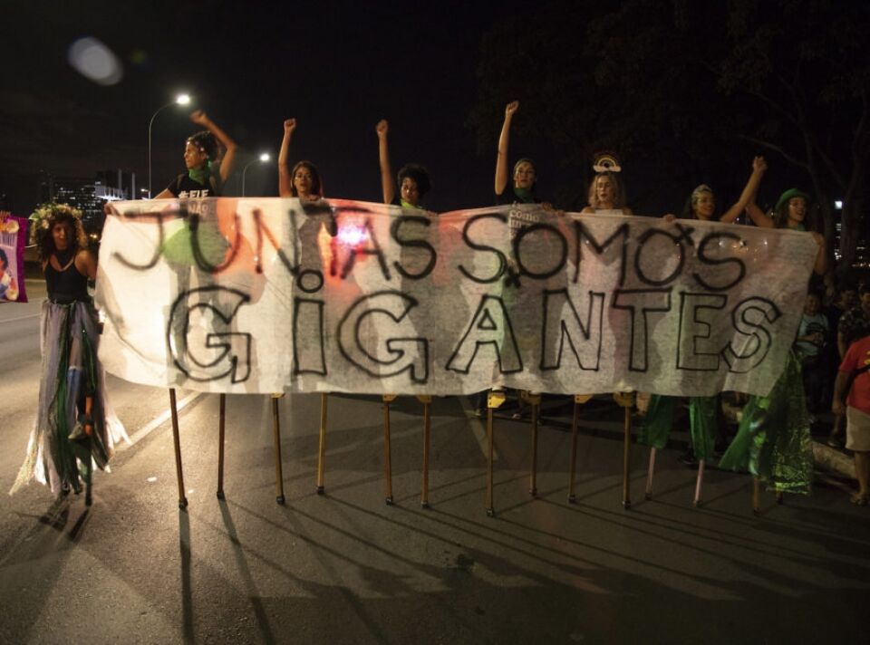 Câmara e Senado aprovam projetos em defesa da mulher