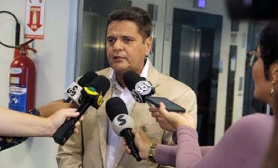 Conversa com agentes penitenciários só se voltarem a trabalhar