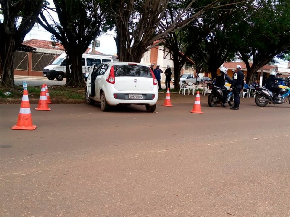 PM apreende viatura da Polícia Civil que realizava operação em Porto Velho