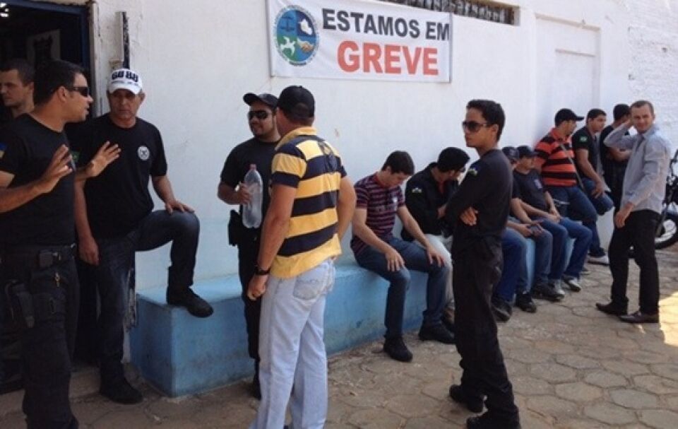 Agentes penitenciários voltam ao trabalho a partir de amanhã.