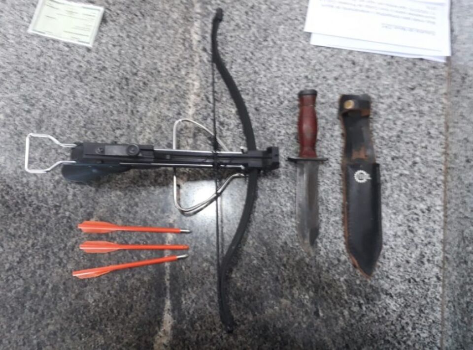 Professor portando armas brancas invade Secretaria de Educação em Brasília
