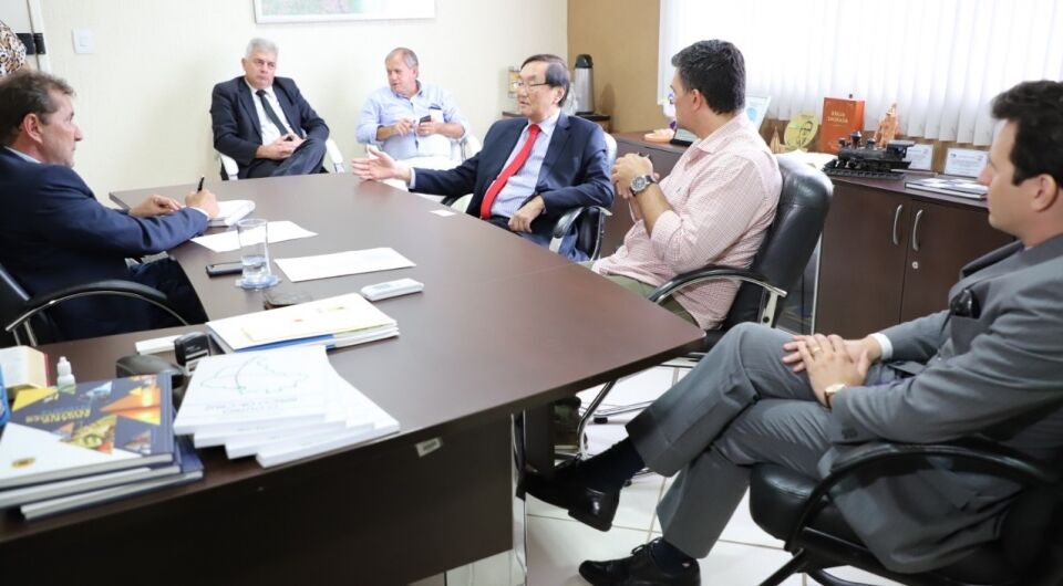 Prefeito de Porto Velho recebe visita de representante da China