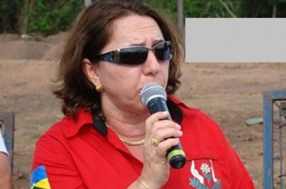 Ex-prefeita é condenada a devolver recursos por não comprovar serviço