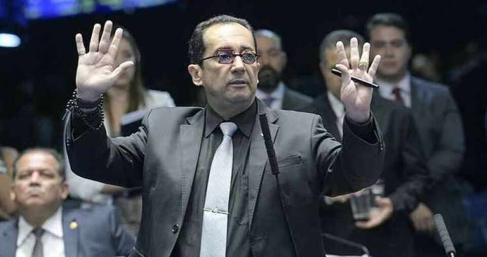 Gilmar Mendes pede providências após Kajuru acusá-lo de vender sentenças