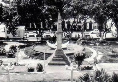 A HORA CÍVICA NA PRAÇA