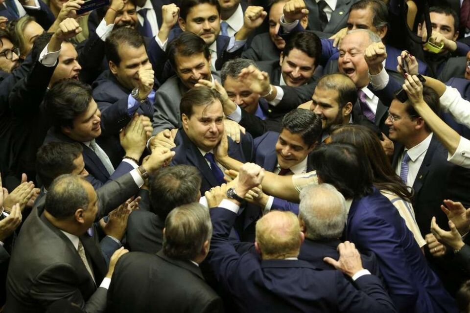 Maia diz que atrito com governo é "página virada"