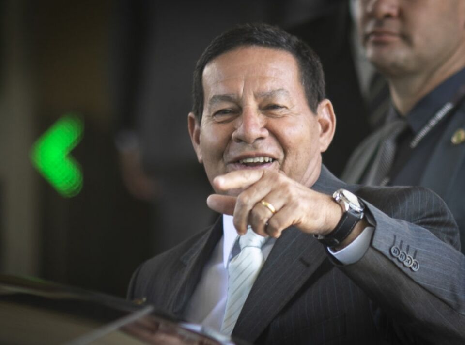 Mourão reuniu-se com mais que o triplo de embaixadores do que o chanceler