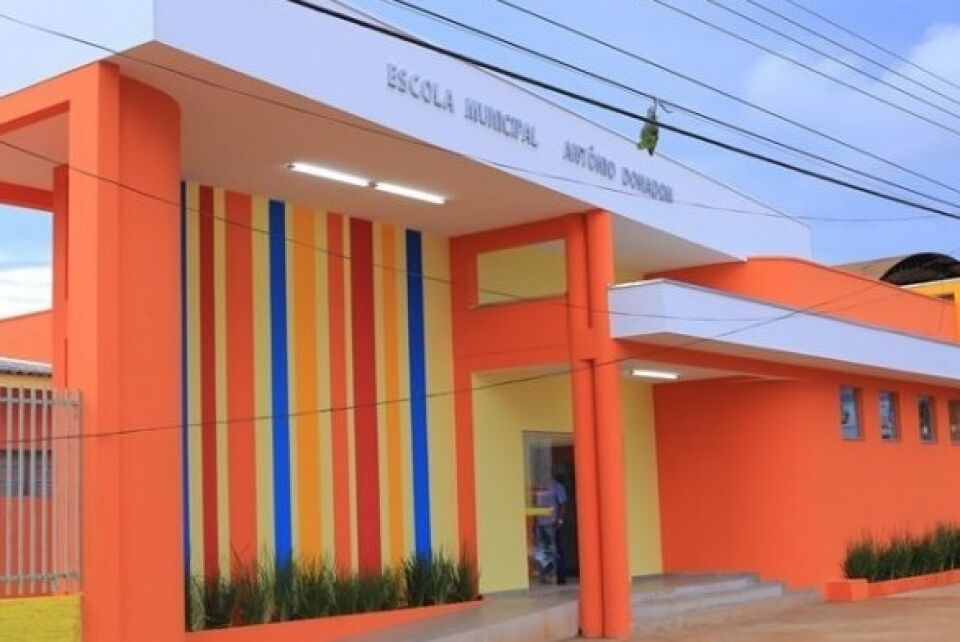 Prefeito tirar nome de Donadon das escolas