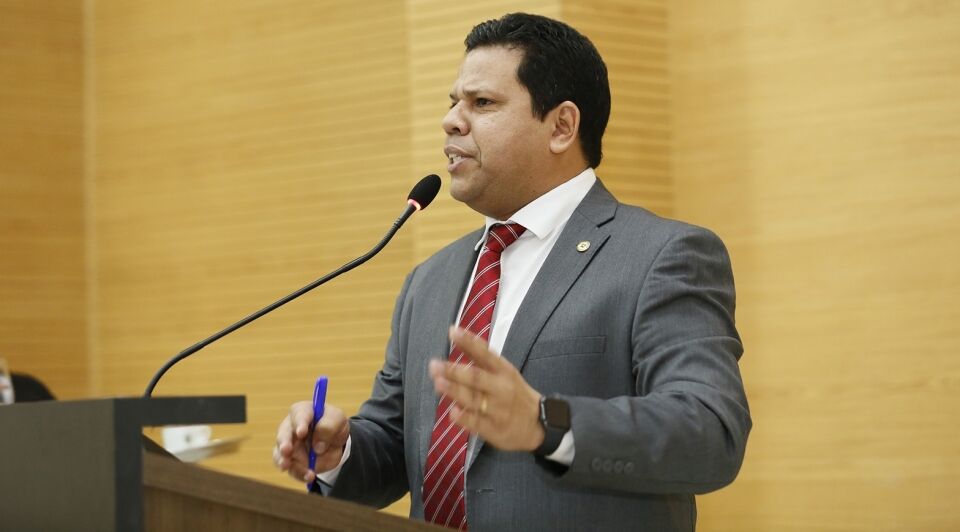 "Em 90 dias não fez nada, não tem nada"