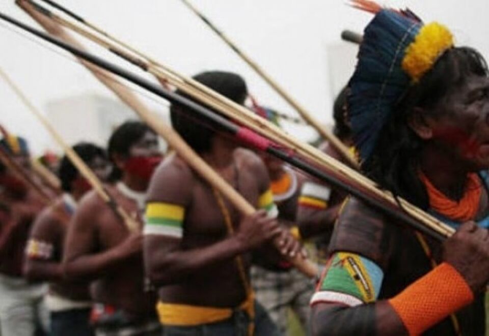 REIVINDICAÇÕES: Após duas horas de protestos índios de várias etnias liberam a BR-364