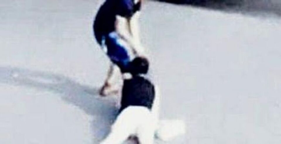 Homem arrasta esposa pelos cabelos e espanca sobrinha