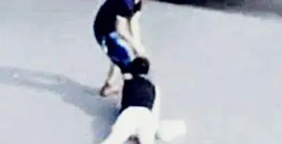Homem arrasta esposa pelos cabelos e espanca sobrinha