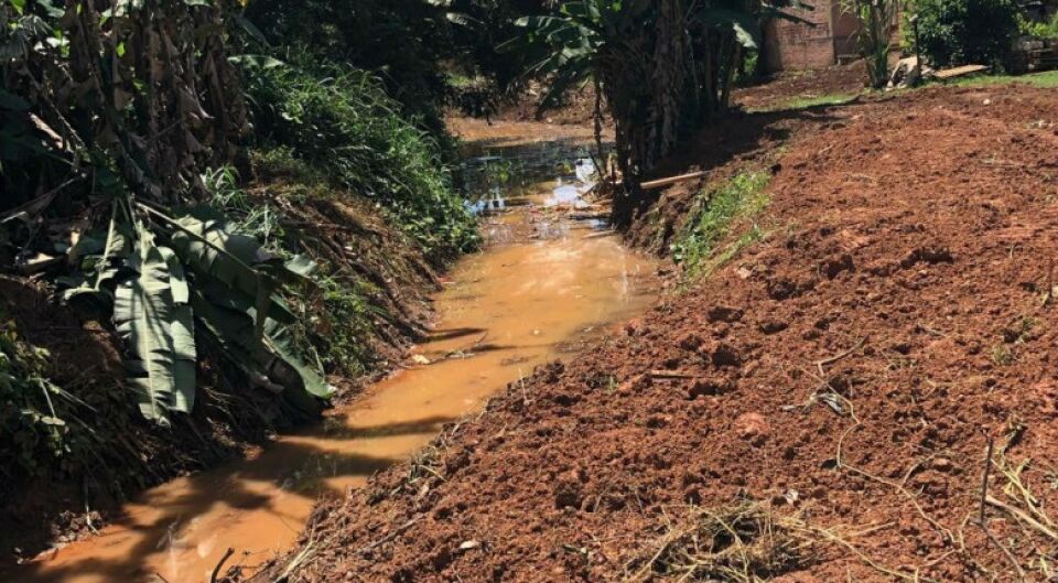 Suop realiza serviço de desobstrução de canal no São Francisco