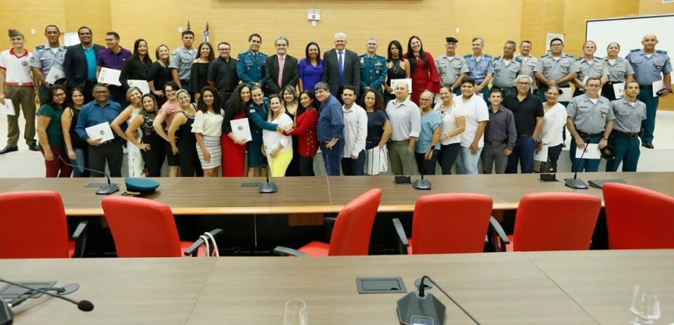 Sessão Solene na Assembleia Legislativa homenageia Colégio Tiradentes de Jacy-Paraná