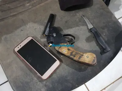 Criminoso é preso após roubar celular e atirar contra a vítima na Capital