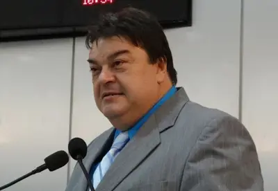 Ex-secretário de saúde Williames Pimentel se entrega à Polícia Civil em Porto Velho