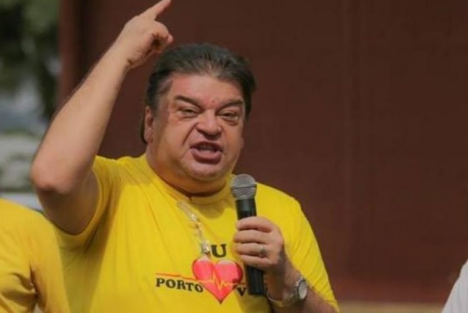 Após intervenção da OAB, Pimentel ganha direito a prisão em casa com tornozeleira